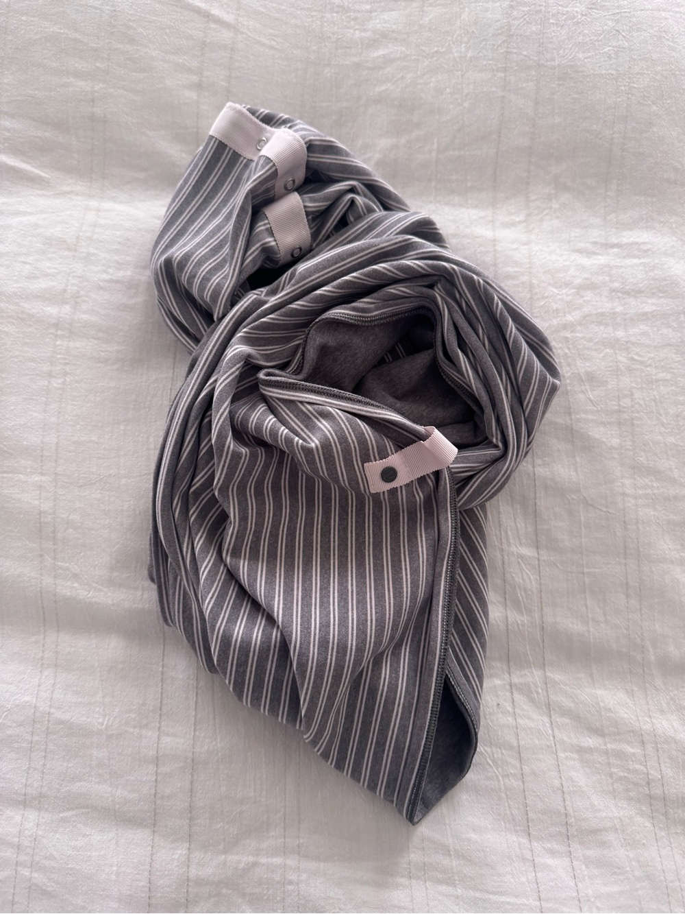 LuluLemon Bundle! Shorts, Leggings, & Scarf - Picture 6 of 7
